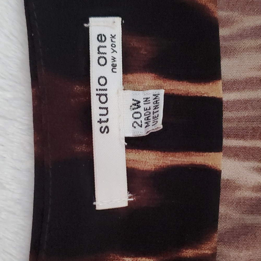 Studio One NY DRESS - Picture 7 of 7